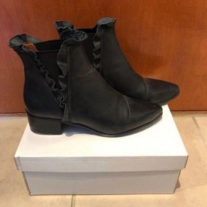 Agenda Niki Black Chelsea Boots Size 38